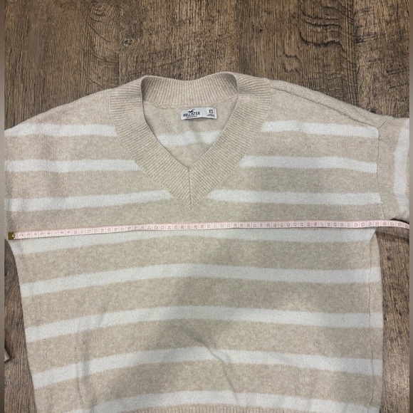 Hollister Beige and White Knit Oversized Sweater - Picture 6 of 10